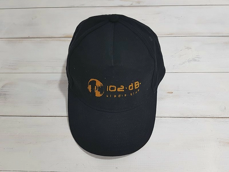 вышивка на кепке.jpg вышивка на кепке.jpg