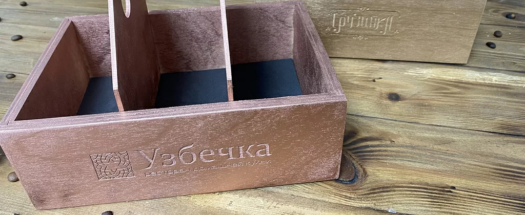 Деревянная коробка с фрезеровкой и гравировкой